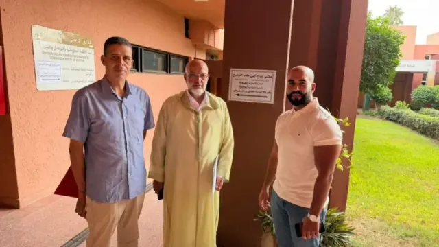 بالصور.. عبد العزيز الدرويش يودع ملف ترشحه للانتخابات التشريعية بولاية جهة مراكش آسفي رفقة نجله أمين
